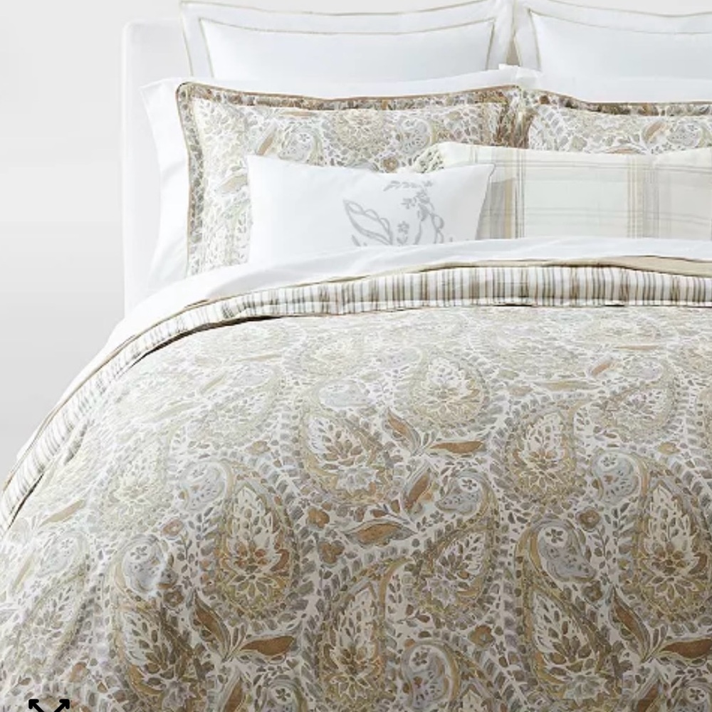 RALPH LAUREN Paisley Duvet Cover in Cream and Tan